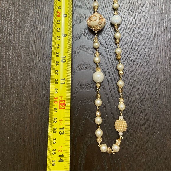 J: Pearl Necklace - Picture 5 of 10